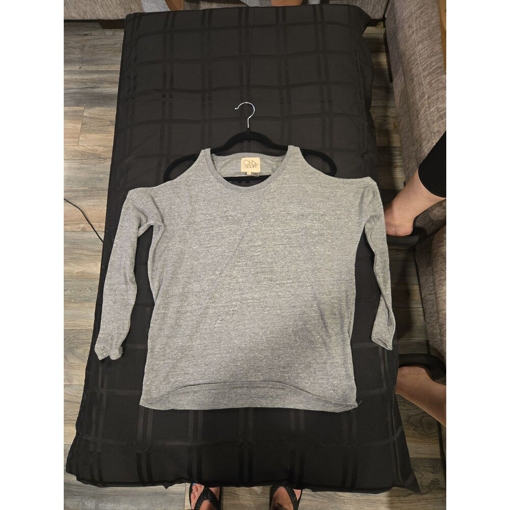 Chaser Gray Cold Shoulder Long Sleeve Knit Top - Size XS